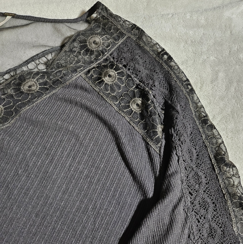 Free People Lola Long Sleeve Lace V Neck Black Tee Women's Size XS Lightweight - Picture 5 of 7